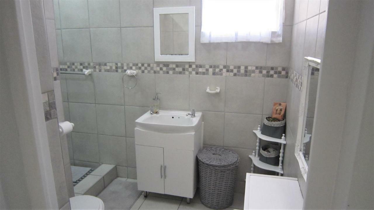 See Rus Self Catering Unit In Westbrook Kzn Private Neat And Cosy Exterior foto